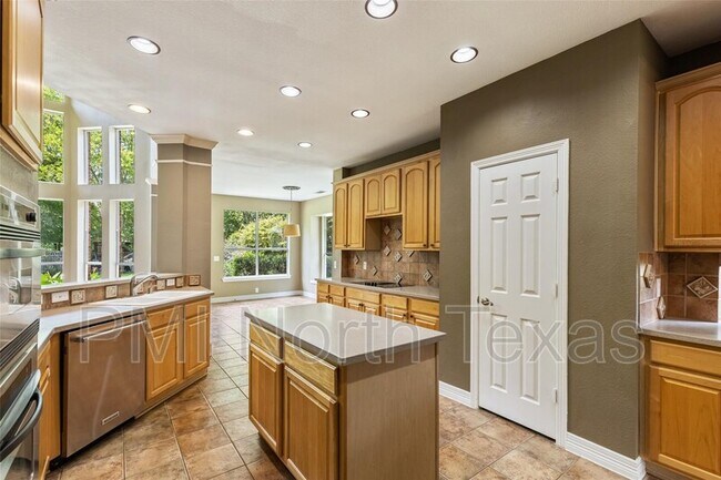 Building Photo - 201 Stanford Ct