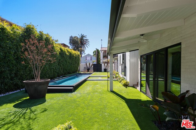 Foto del edificio - 23517 Malibu Colony Rd