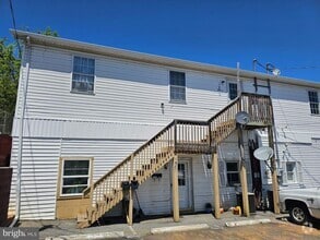 Building Photo - 1202 N Royal Ave