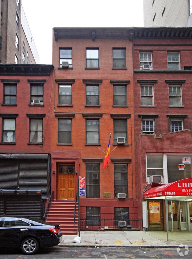 Primary Photo - 35 E 29th St