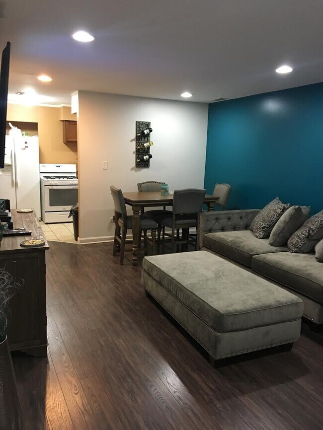 Living Room - 312 Bensley Ave