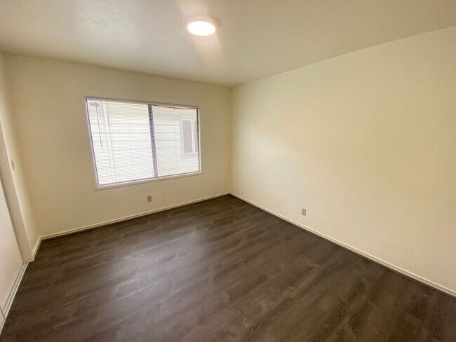 Foto del edificio - 3457-3459 Morrison Ave