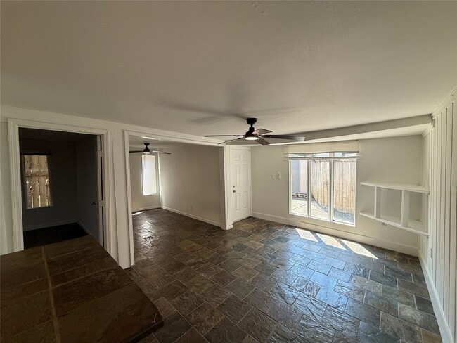Building Photo - 2128 Sul Ross St