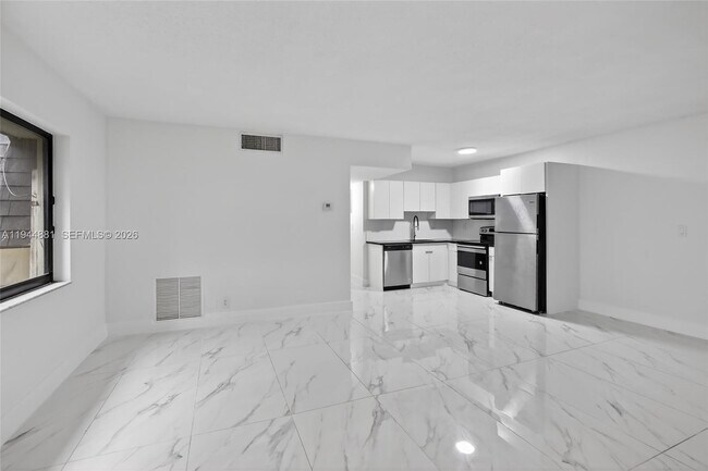 Foto del edificio - 5731 NE 18th Ave