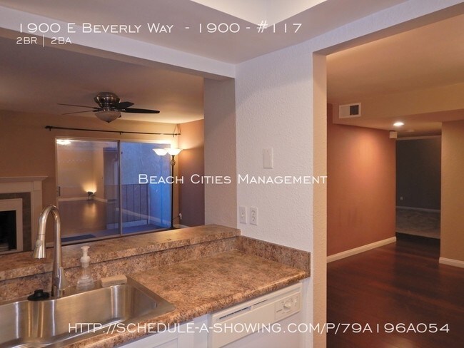 Building Photo - 1900 E Beverly Way
