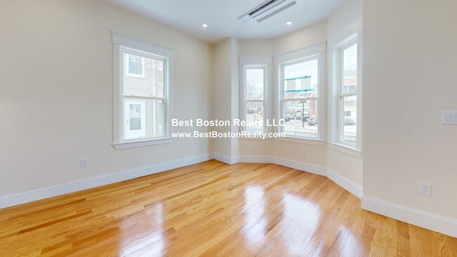 Building Photo - 244 Somerville Ave