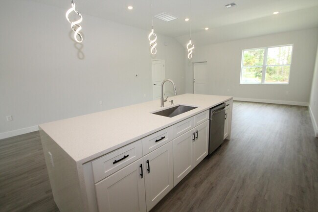 Building Photo - 1377 Harper Blvd SW