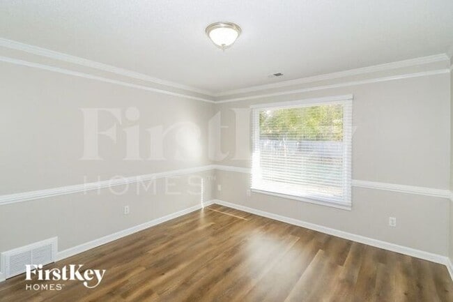 Foto del edificio - 8827 Dewberry Ln