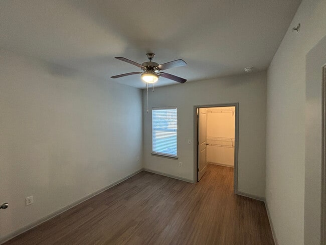 Foto del edificio - 950 FM2001