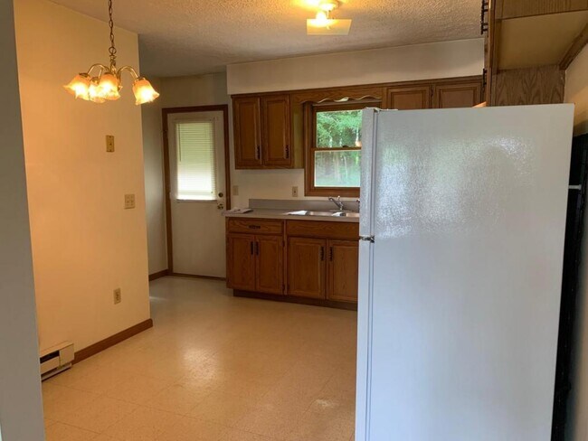 Building Photo - 3902 Homestead Rd, Ravenna, OH 44266