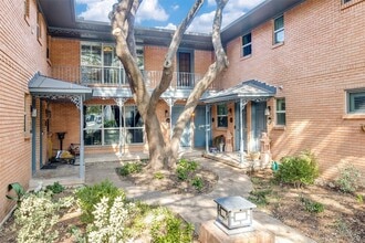 Building Photo - 6159 Bandera Ave