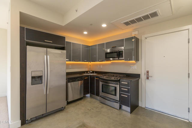 Foto del edificio - 139 S Los Robles Ave