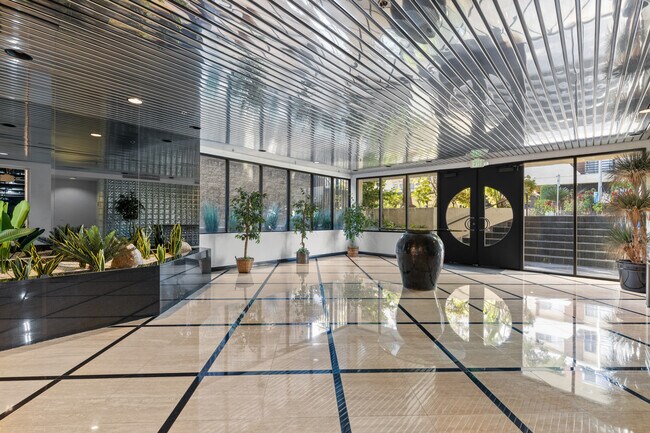 Foto del edificio - 12000 Goshen Ave