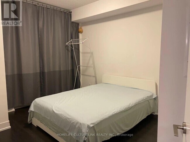 Photo du bâtiment - 9471 Yonge St