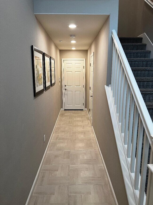 Building Photo - 1626 Mercado Way