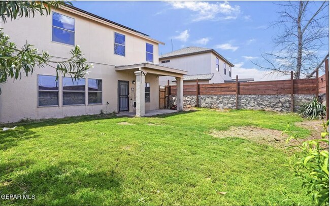 Building Photo - 7408 Mesquite Flor Dr