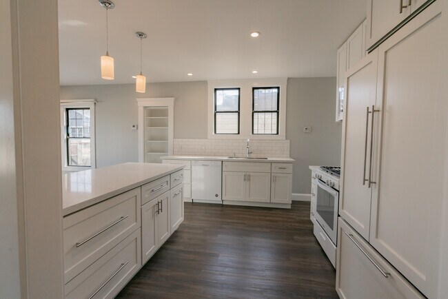 Open kitchen - 1230 Cortland Ave