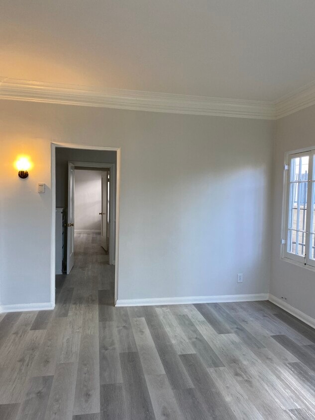Living Room to Bed Room - 1327 S Gramercy Pl