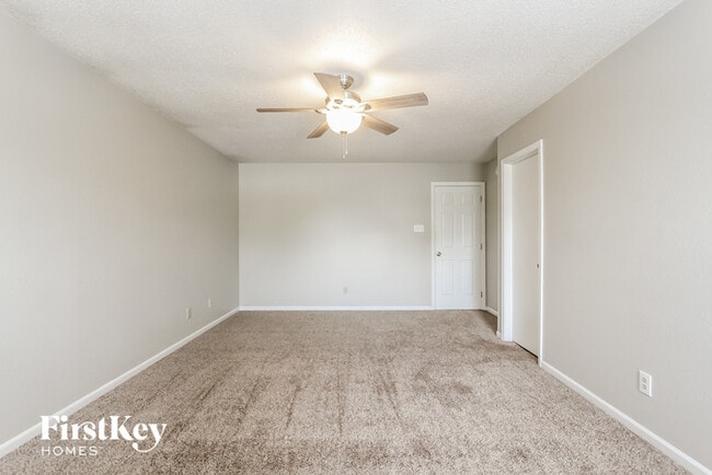 Building Photo - 1262 Kenwood Dr