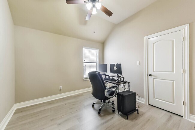 Foto del edificio - 13010 Gentle Water Dr