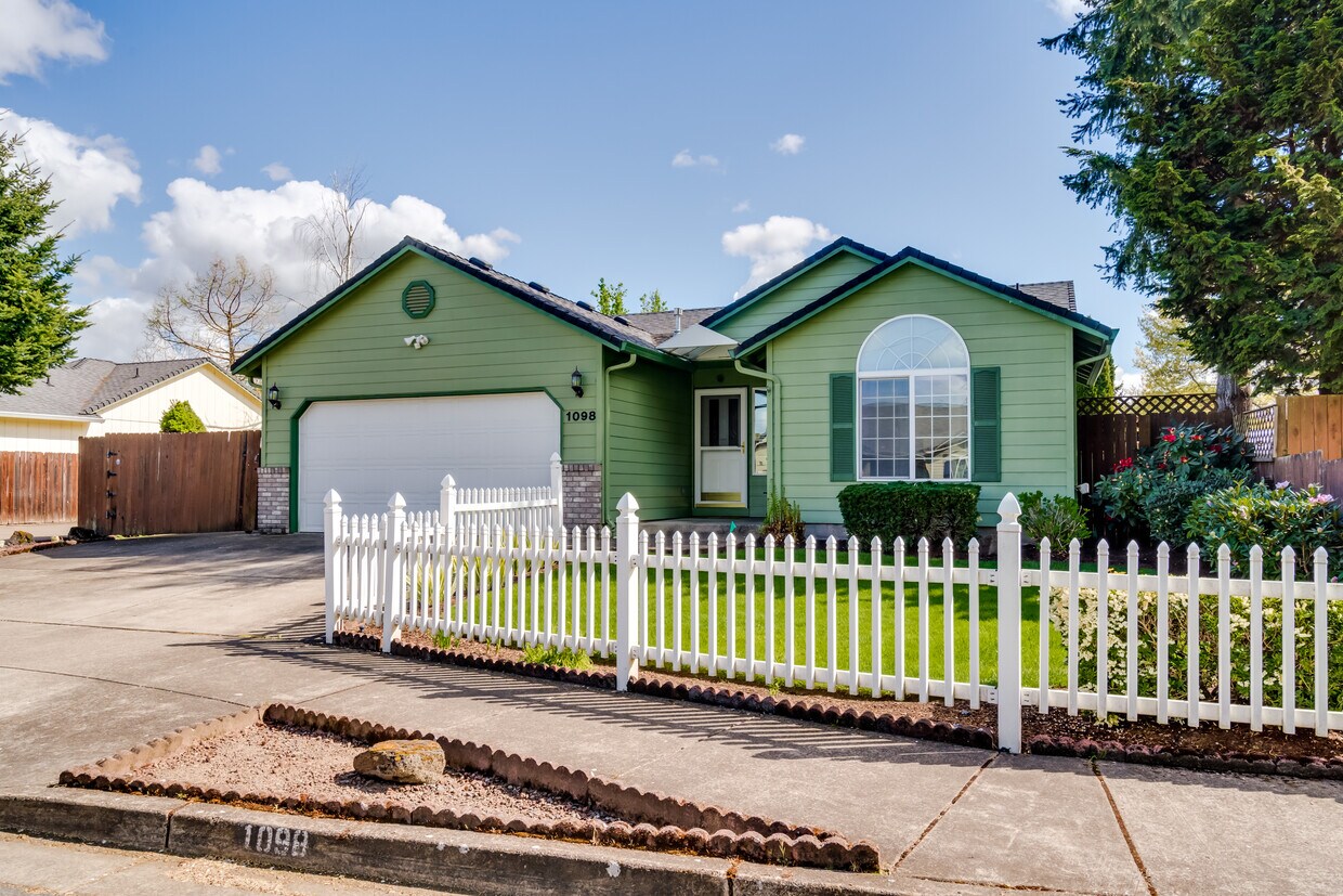 1098 Tyson Ln, Eugene, OR 97404 House Rental in Eugene, OR