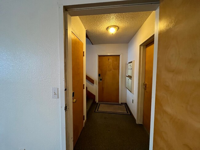 Foto del edificio - 2 bedroom condo for rent