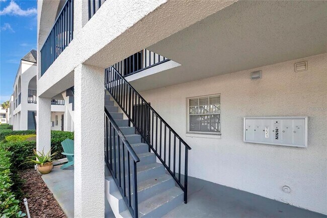 Foto del edificio - 709 Russell Ln