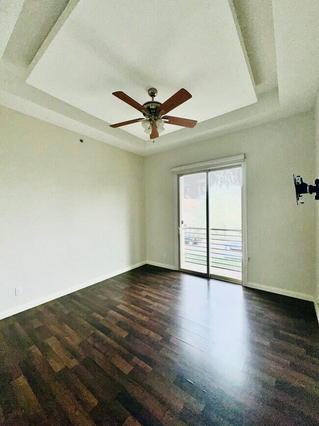 Foto del edificio - 1312 E Pineridge Ave