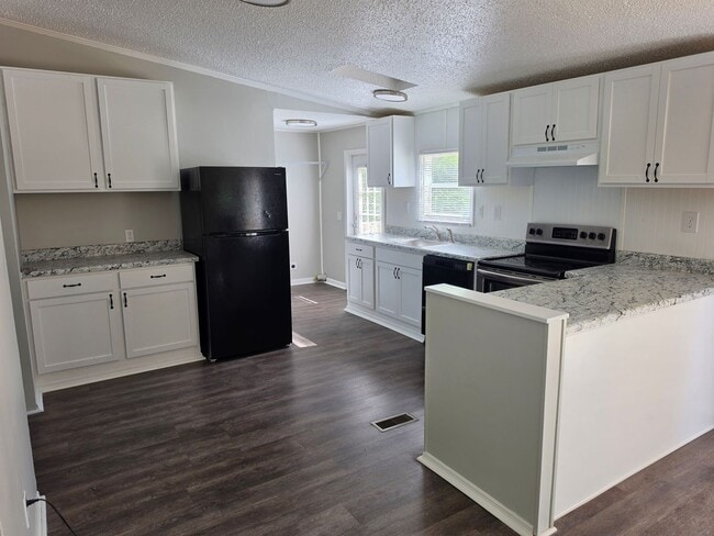 Foto del edificio - 3 bedrooms 2 baths