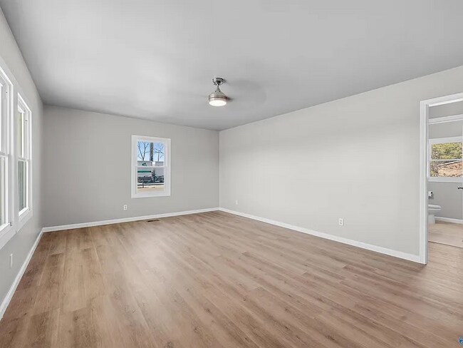 Foto del edificio - 5624 NW Oakwood Rd