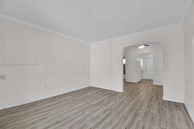Building Photo - 1135 Euclid Ave