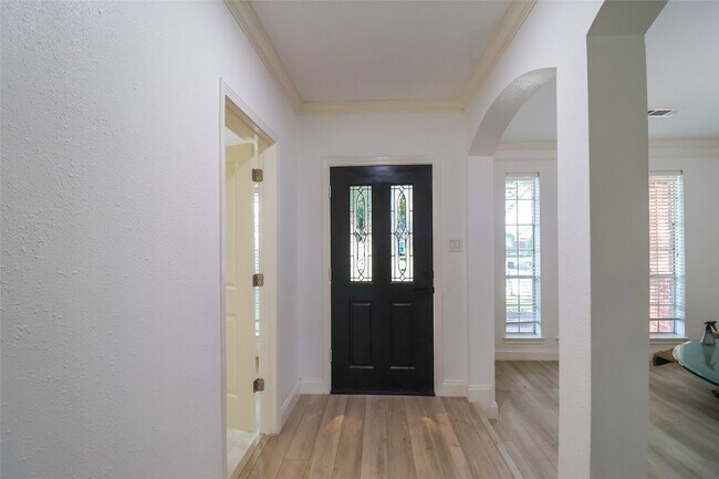 Building Photo - 14311 Ragus Lake Dr