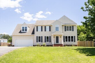 Building Photo - 7318 Travellers Way