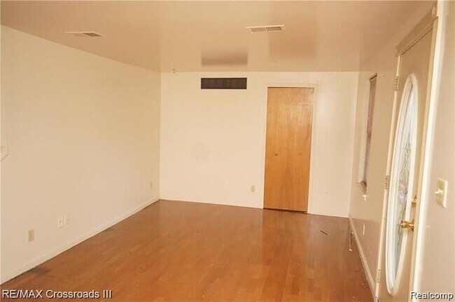 Foto del edificio - 520 Sumpter Rd