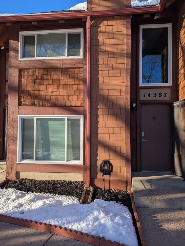 Building Photo - 14387 E Arizona Ave