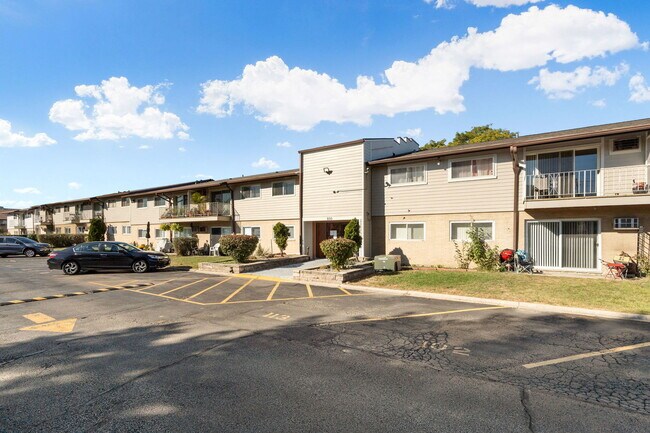 Foto del edificio - 850 E Old Willow Rd