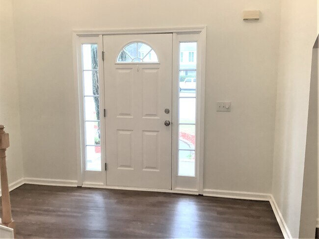 Foto del edificio - 106 Sweetland Ct