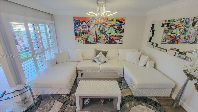 Foto del edificio - 9894 NW 2nd Ct