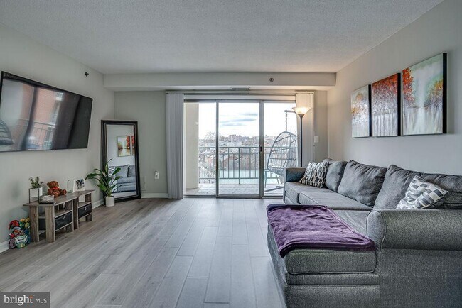 Foto del edificio - 545 E Braddock Rd