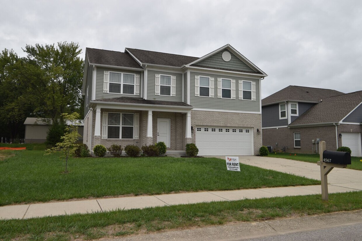 Foto principal - New Palestine 4 Bedroom Home