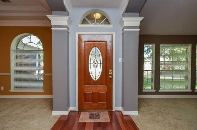 Foto del edificio - 3223 Forrester Dr