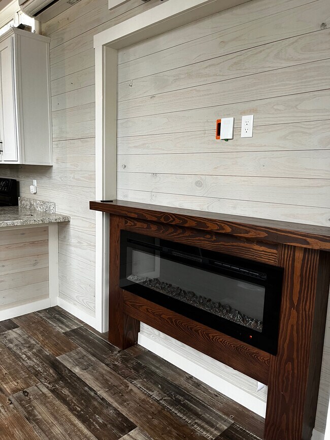 Foto del edificio - 4 Lakefront Cir