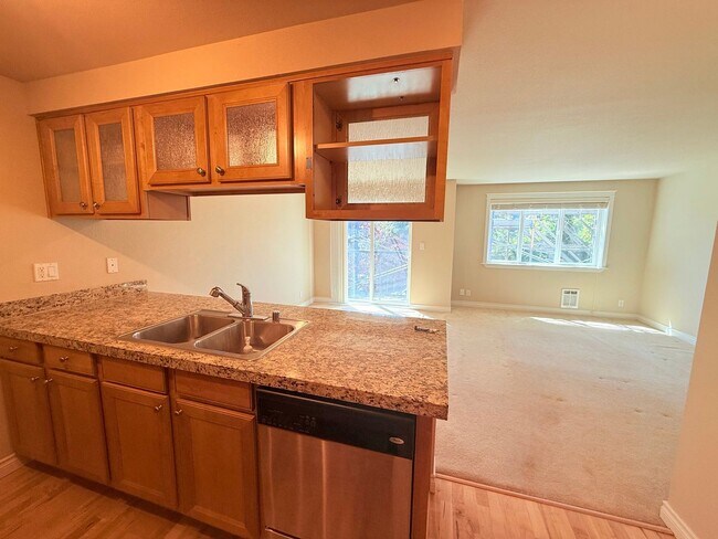 Foto del edificio - 2200 Thorndyke Ave W
