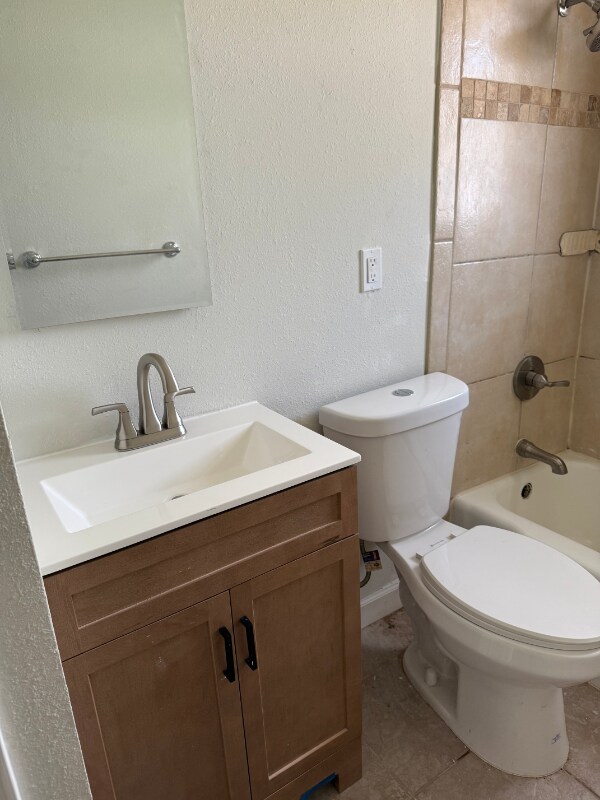Building Photo - 3316 Laplace St