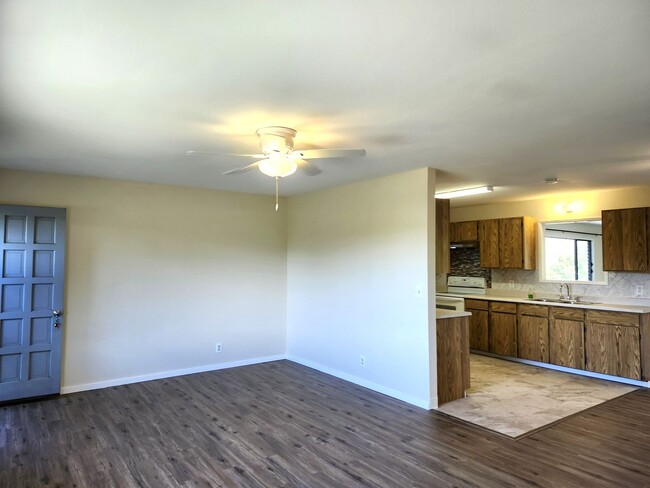 Building Photo - Ben &amp; Amy Tamura Irrevocable Trust - B...