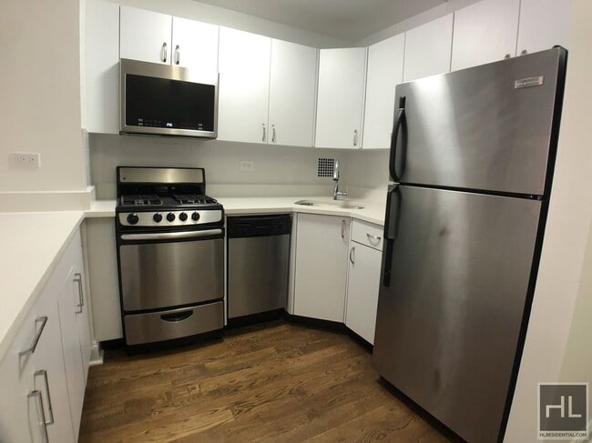 Building Photo - STUNNING West 22 Street Studio !!