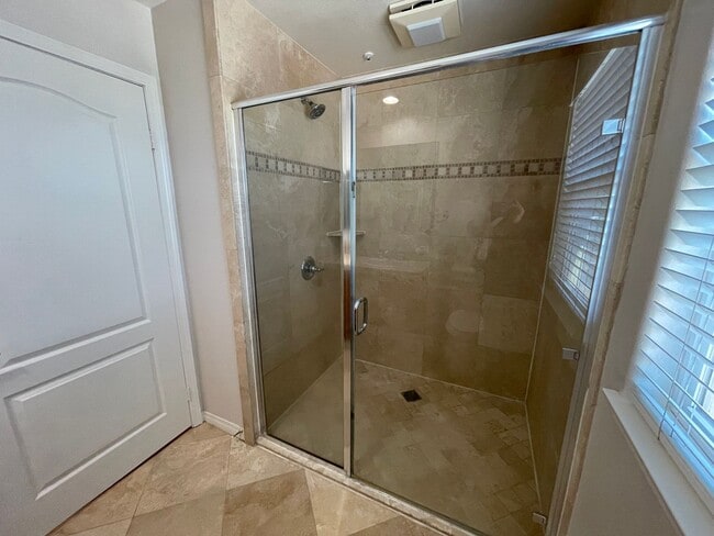 Foto del edificio - Updated Condo on Top Floor in Harbor City