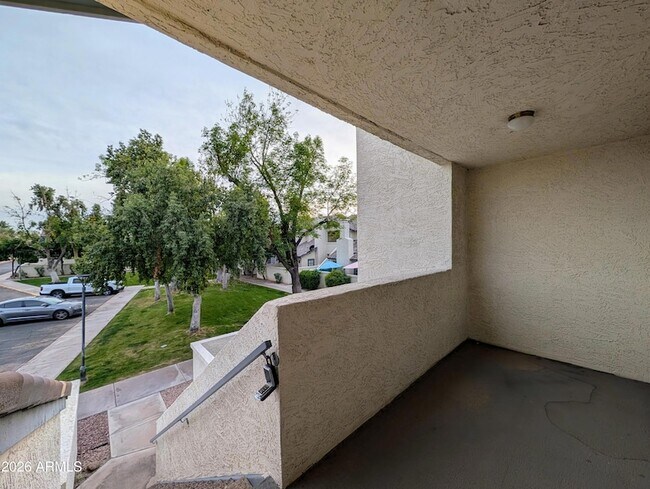 Foto del edificio - 1222 W Baseline Rd