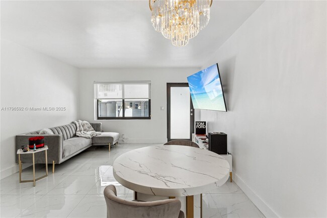 Foto del edificio - 705 83rd St