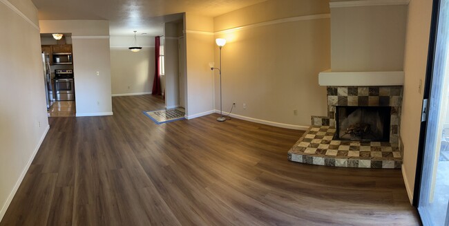 Building Photo - 3424 Vintage Dr